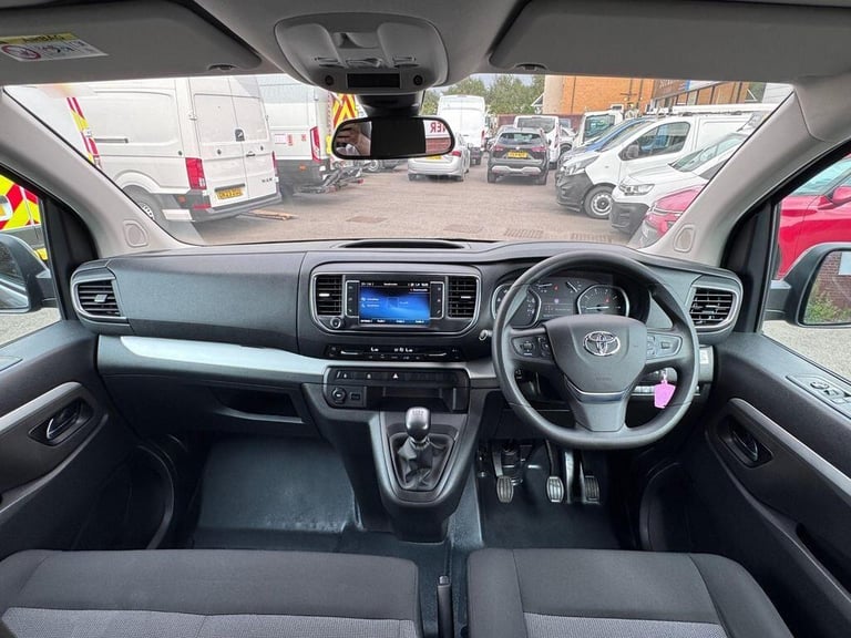 2022 Toyota PROACE CITY Verso 1.5D Shuttle Medium MPV 5dr Diesel Manual MWB Euro 6 (s/s) (9 Seat)...