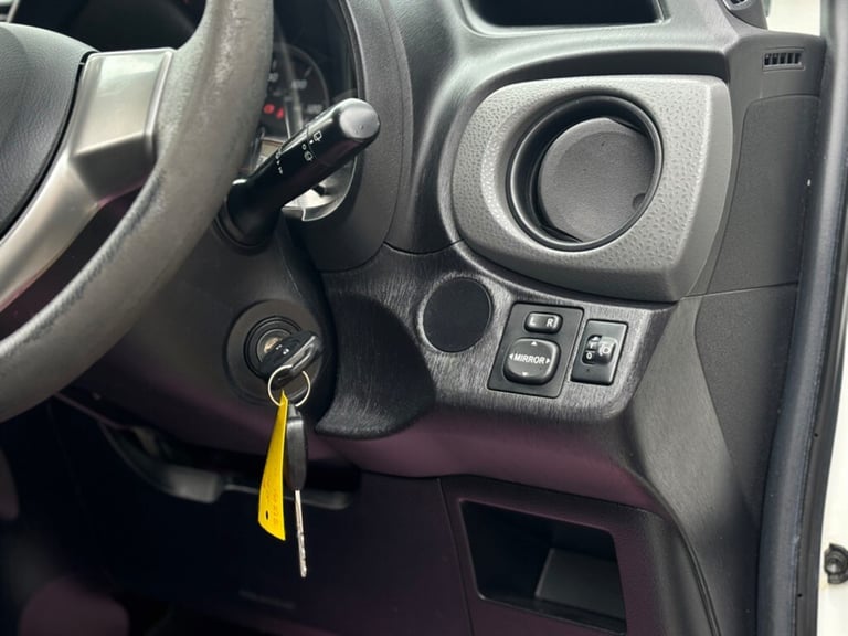 2012 Toyota Yaris 1.0 VVT-i Edition 3dr Hatchback Petrol Manual