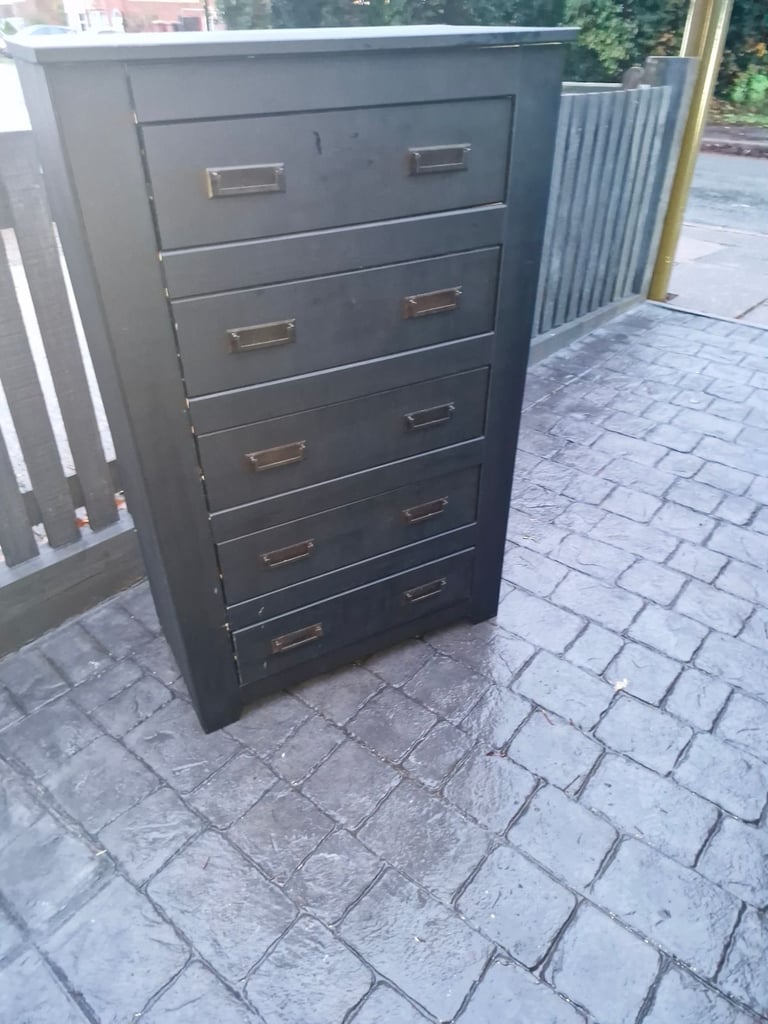 image for Chest of drawers £45