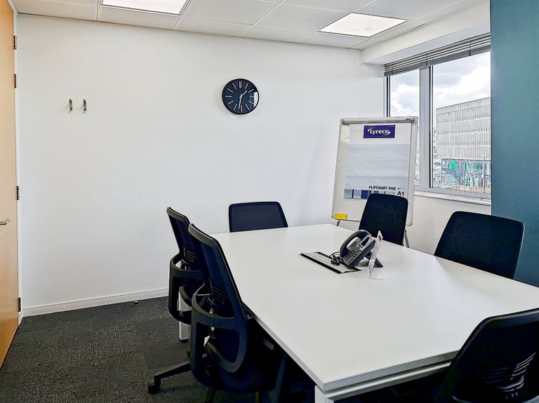 Crawley - RH10 1JH, Rent a Day Office at Station Way - Pinnacle