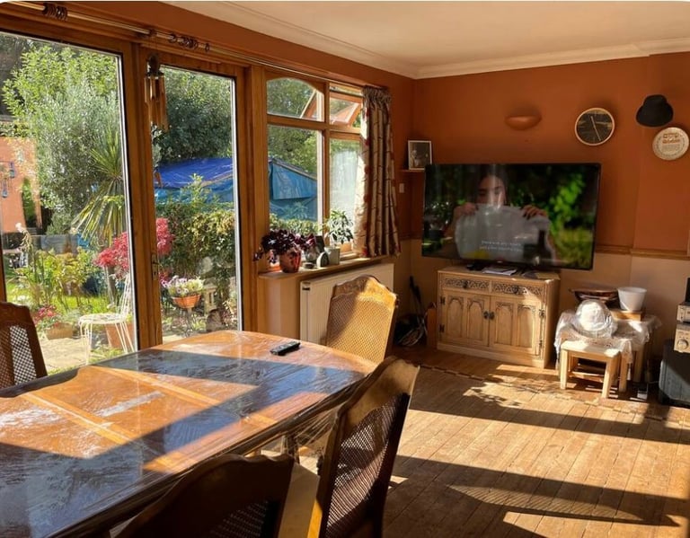 5 bed house