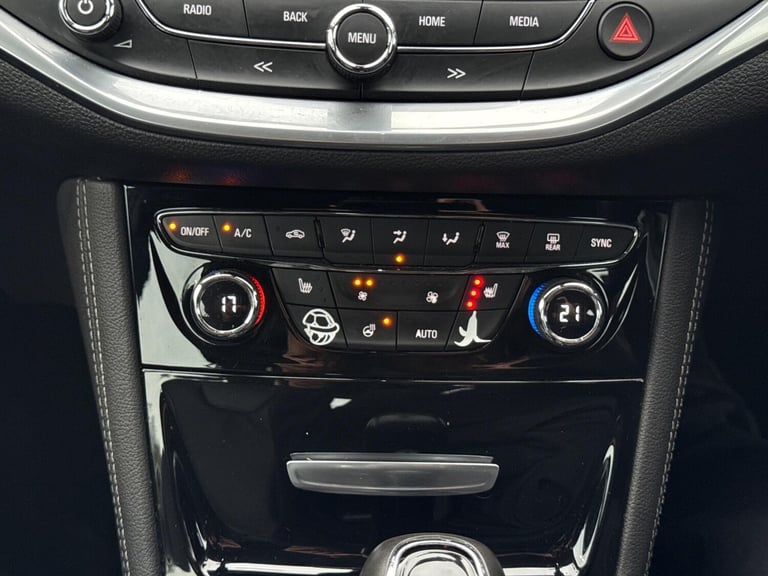  Vauxhall Astra 1.6 CDTi BlueInjection Elite Nav Auto Euro 6 5dr Diesel Automatic