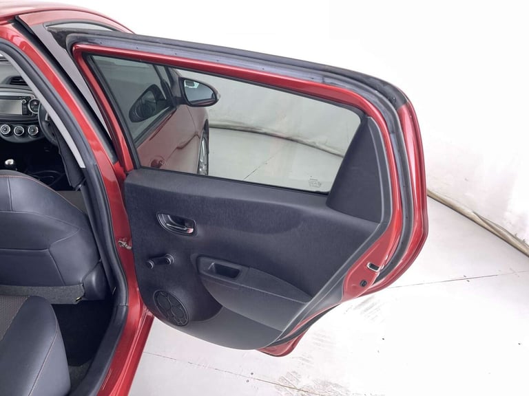 2012 Toyota Yaris 1.3 Yaris SR VVT-i 5dr Hatchback Petrol Manual