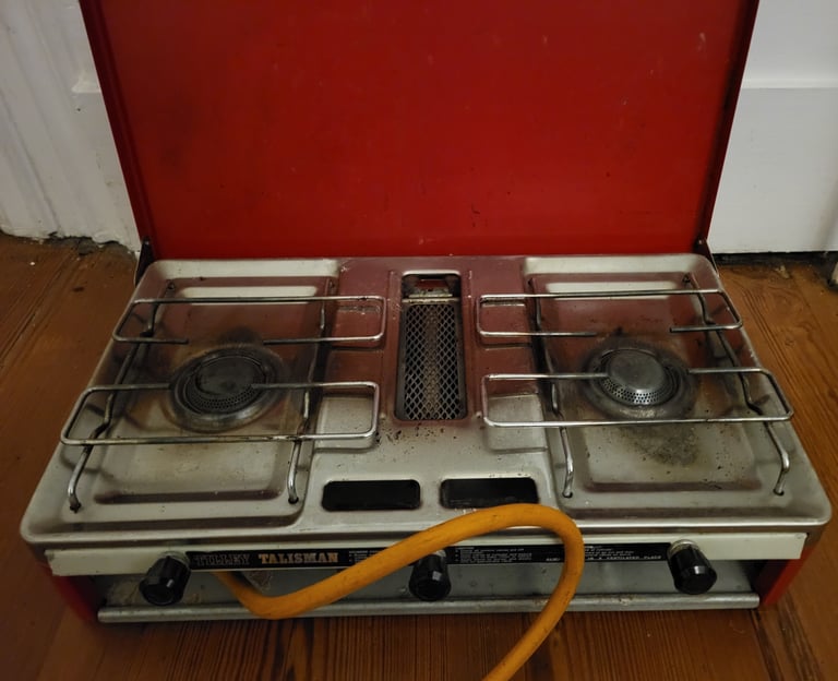 Camping stove using gas bottle