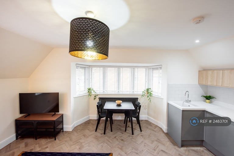 1 bedroom flat in Short Term Accommodation, Harwich, CO12 (1 bed) (#2483701)