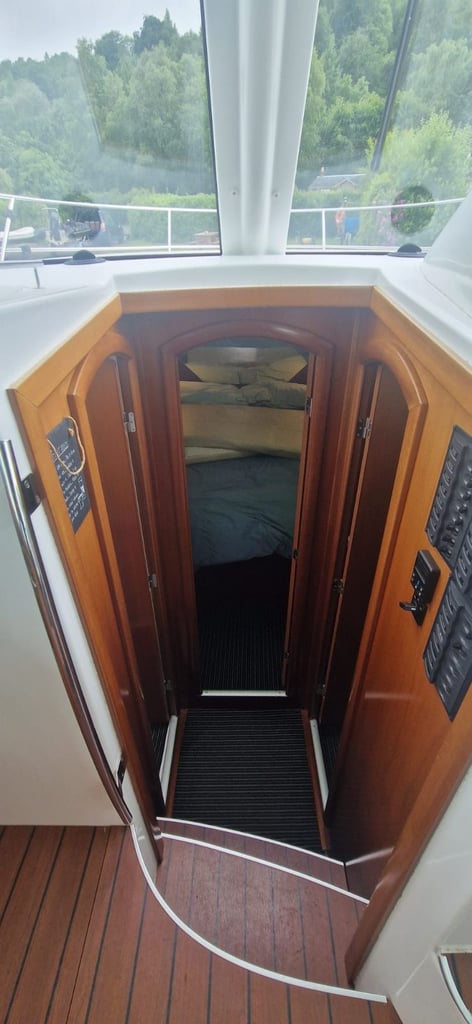 Beneteau 9.8m Flybridge 