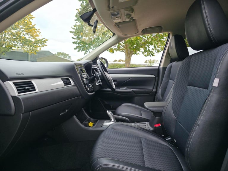 2014 Mitsubishi Outlander 2.0h 12kWh GX3h CVT 4WD Euro 5 (s/s) 5dr ESTATE Petrol/Electric Hybrid ...