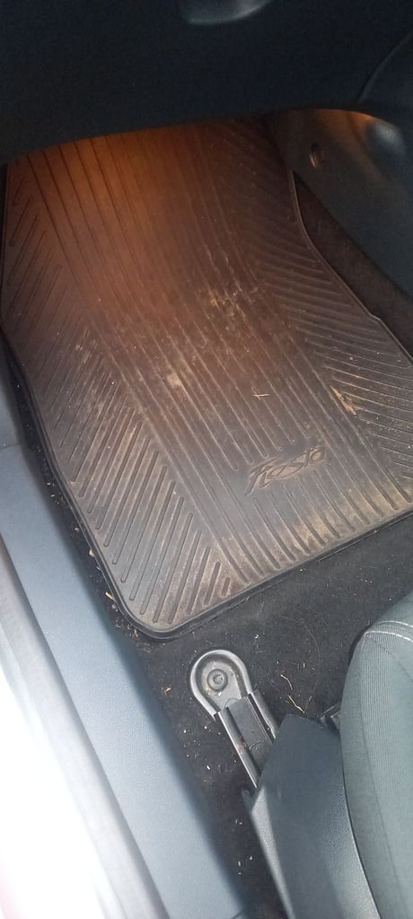 Ford fiesta mk7 and mk7.5 genuine ford front rubber floor mats 