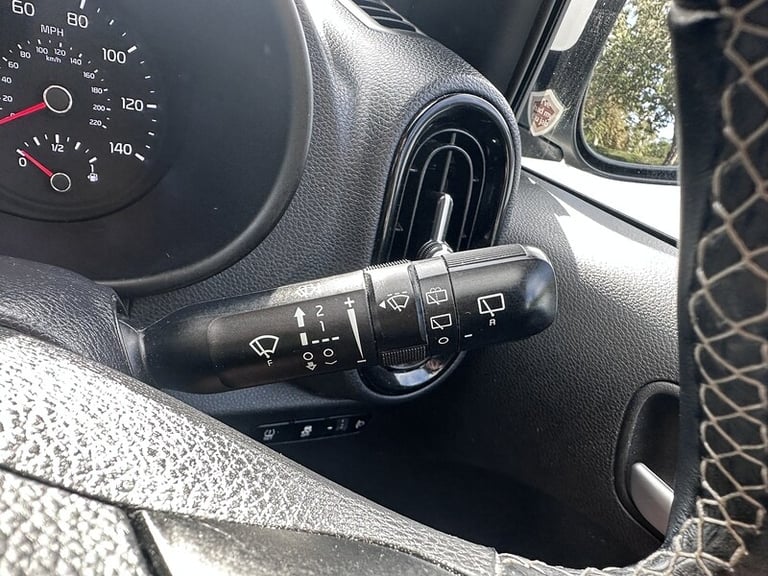  Kia Picanto 2 Hatchback Petrol Manual