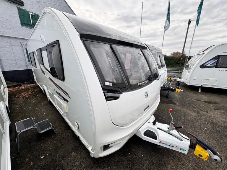 SWIFT CHALLENGER EVOLUTION 580 2016 MODEL 4 BERTH ISLAND BED TOURING CARAVAN