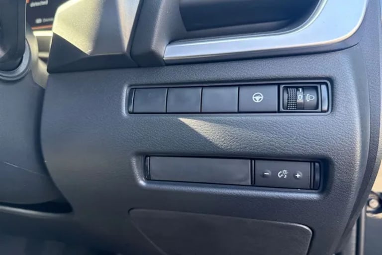 2025 Nissan Qashqai 1.5 E-Power 205 N-Connecta [Glass Roof] 5dr Auto Hatchback Hybrid Automatic