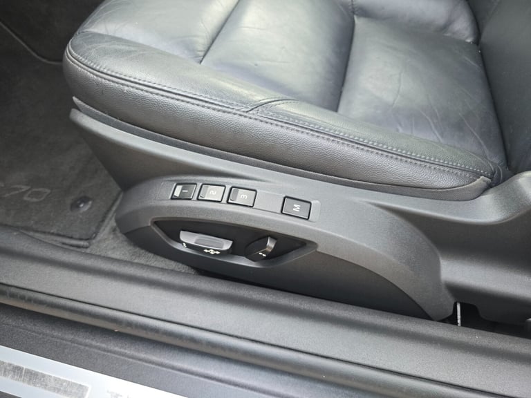 2010 Volvo C70 T5 SE Lux 2dr Geartronic CONVERTIBLE Petrol Automatic