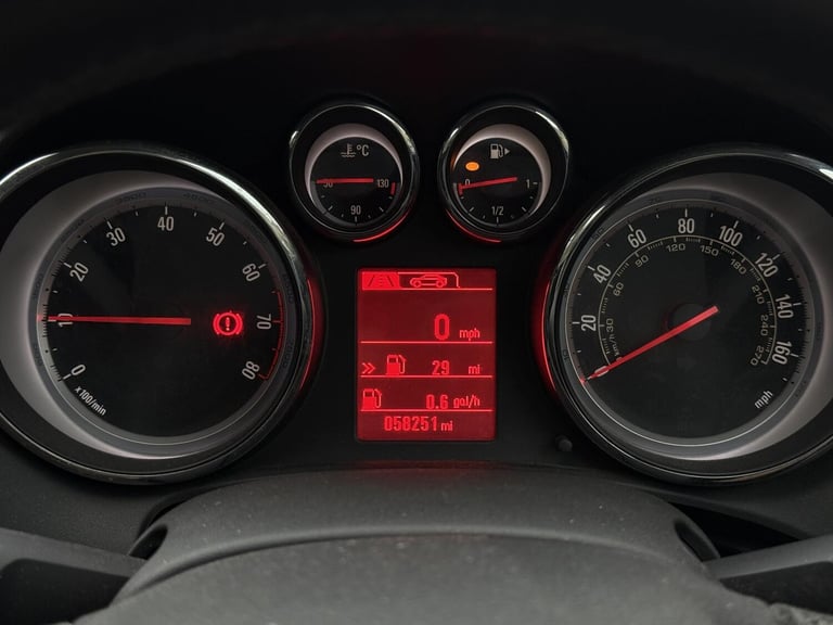 2014 Vauxhall Astra 1.4T 16v SRi Hatchback 5dr Petrol Manual Euro 5 (140 ps) Hatchback Petrol Manual