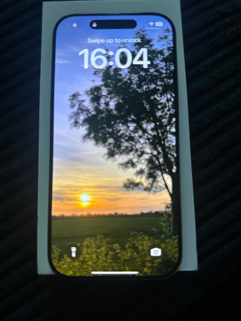 Apple iPhone 16 pro 256gb immaculate 