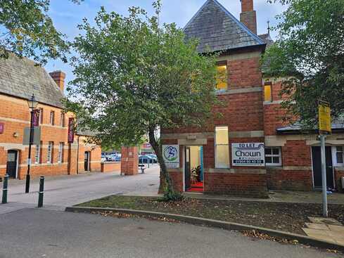 image for Office space to let 