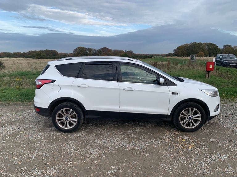 Ford, KUGA, Hatchback, 2017, Semi-Auto, 1498 (cc), 5 doors