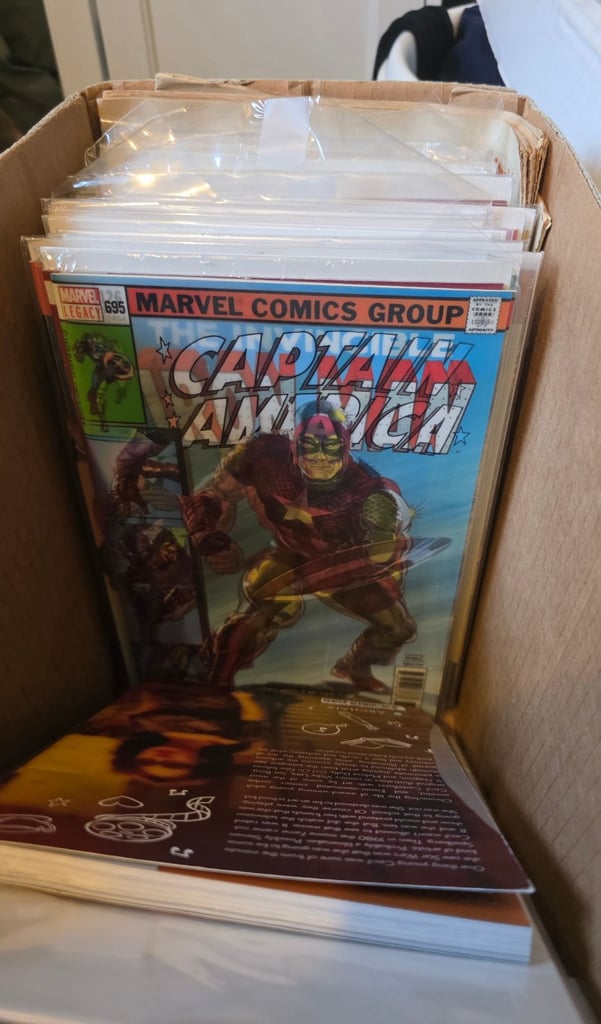 Comic Book Bundle - 140+ issues - Marvel, DC, Image, Indies, 2000AD - Long Box