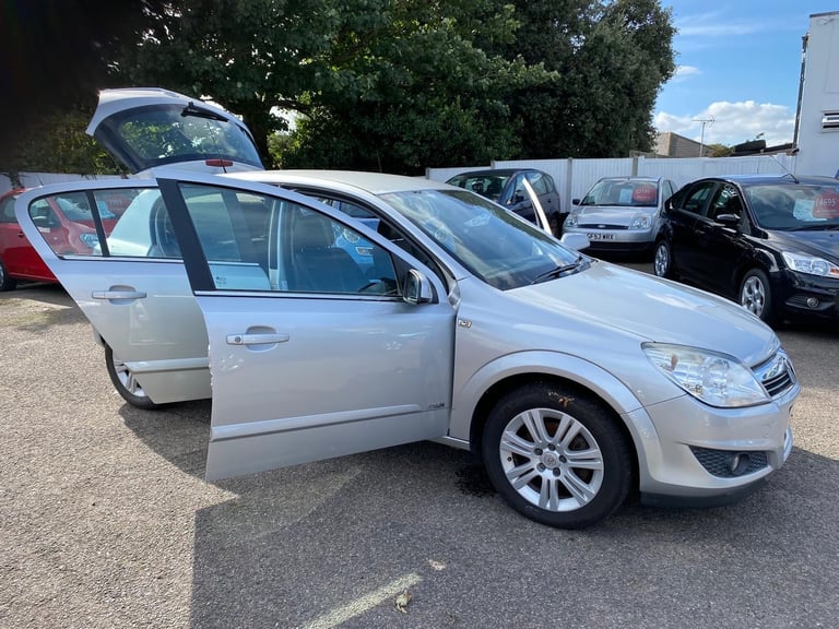 2009 Vauxhall Astra 1.6i 16V Design [115] 5dr HATCHBACK Petrol Manual
