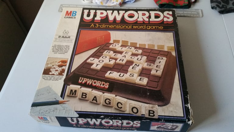 VINTAGE UPWORDS 3D SCRABBLE BOARD GAME 1984
