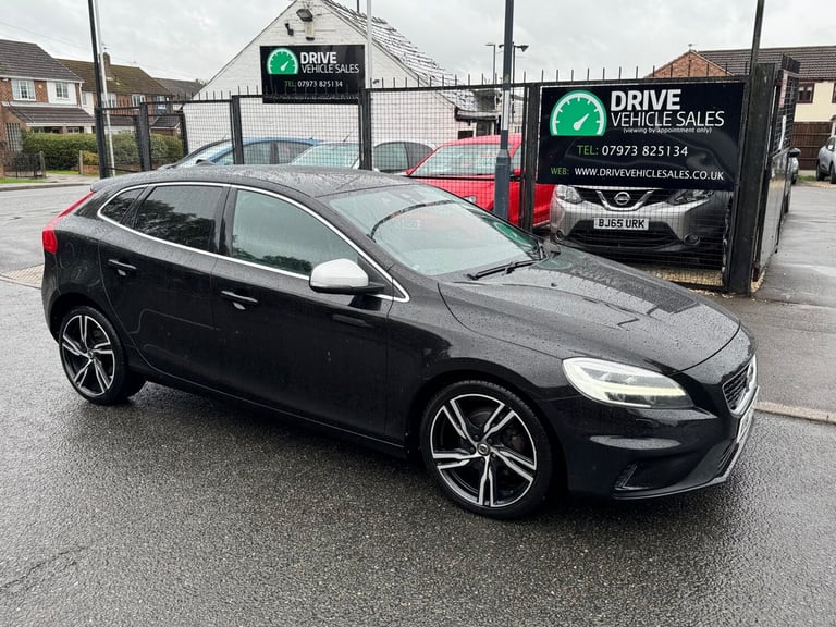 2017 Volvo V40 D2 [120] R DESIGN Pro 5dr ULEZ HATCHBACK Diesel Manual
