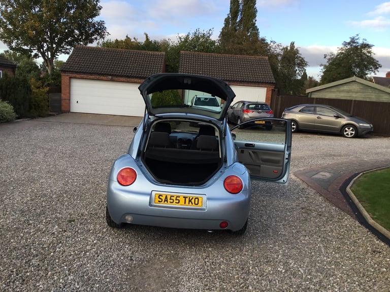 VW BEETLE 2.0.HATCHBACK 