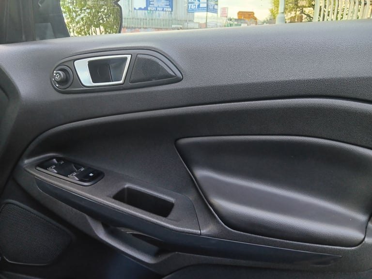 Ford ECOSPORT Titanium 1.5tdci Hpi Clear SUV Fsh
