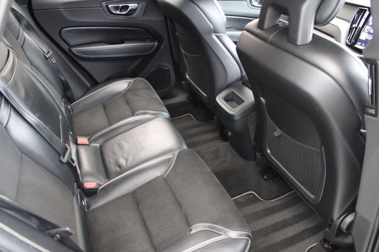 2018 Volvo XC60 2.0 D4 R DESIGN 5dr AWD Geartronic ESTATE DIESEL Automatic