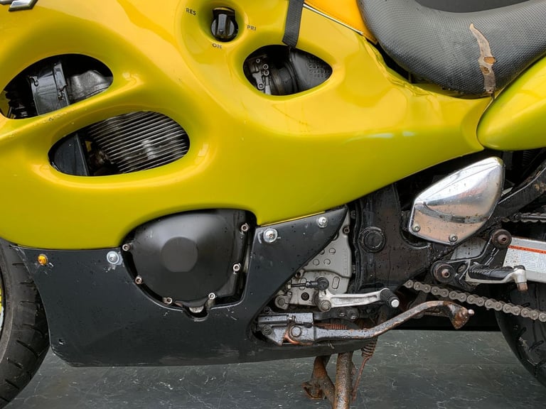 SUZUKI GSX 600F RUNNING PROJECT BIKE HPI CLEAR