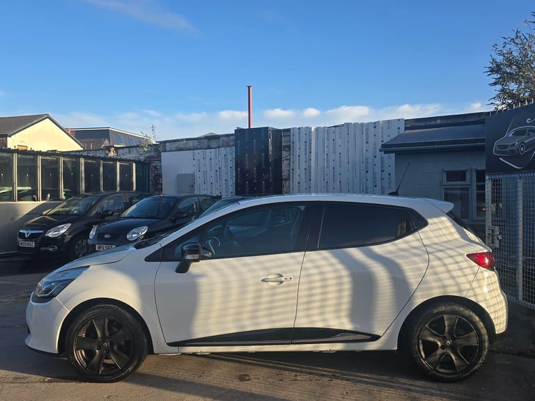 2013 Renault Clio 0.9 TCe Dynamique MediaNav Euro 5 (s/s) 5dr HATCHBACK Petrol Manual