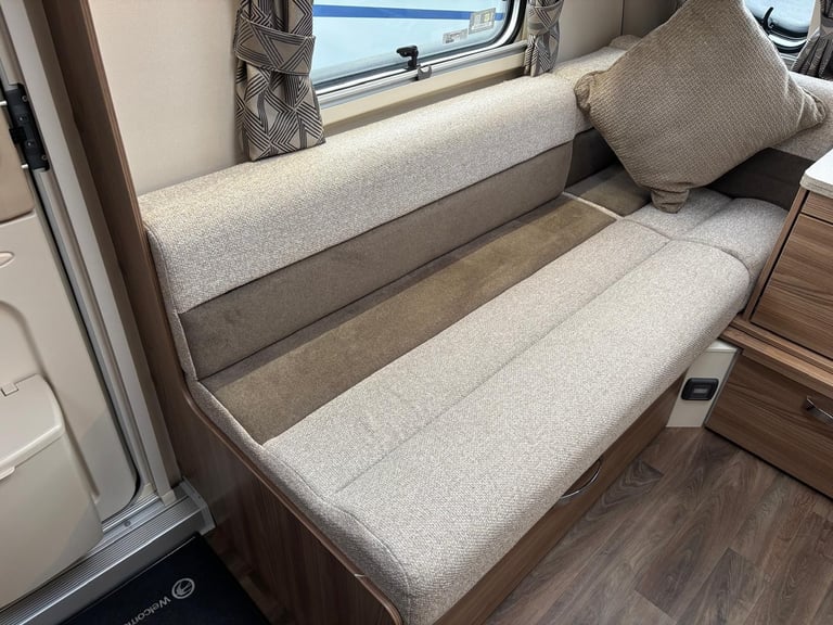 2022 SWIFT CHALLENGER 650, REAR FIXED ISLAND BED, CENTRE WASHROOM, ALDE, 