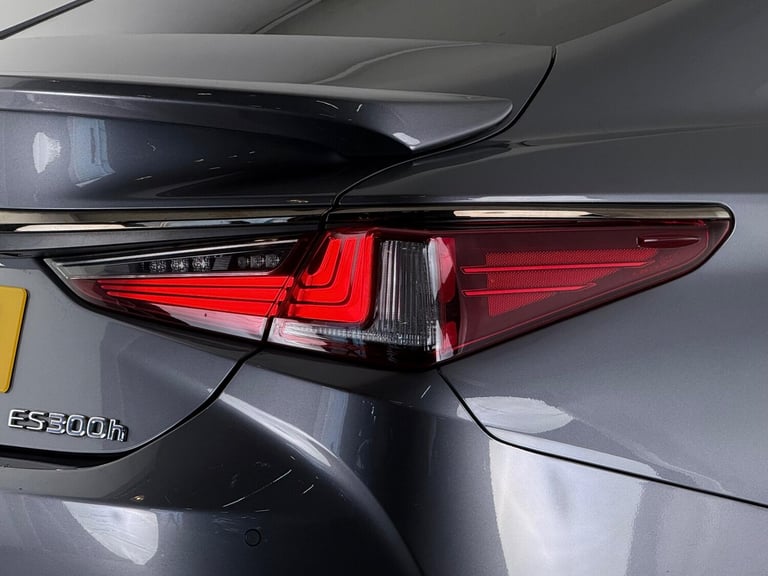 2020 Lexus ES 300h 2.5 F-Sport 4dr CVT SALOON PETROL/ELECTRIC Automatic