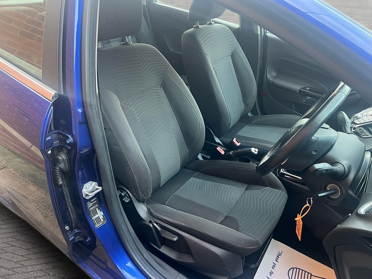 6 MONTHS WARRANTY, DRIVES NICE AND COMRORTABLE 