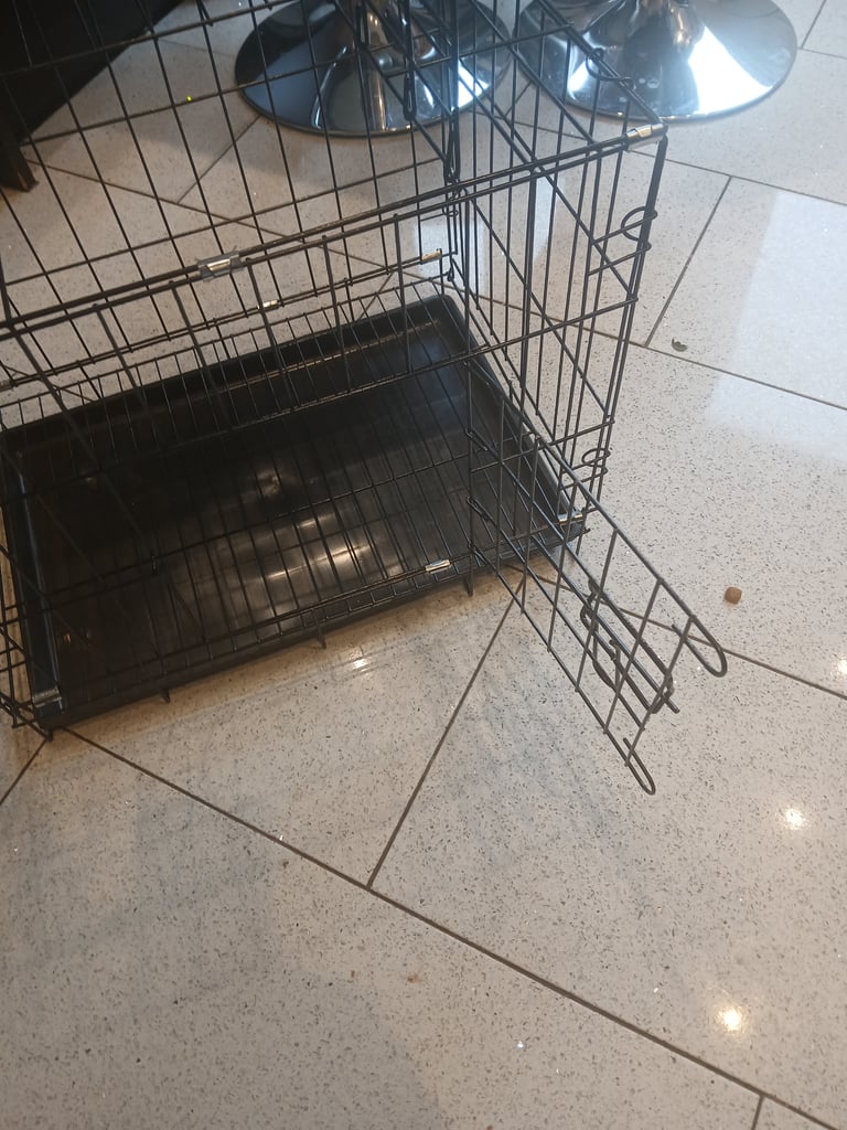 Dog cage never used 