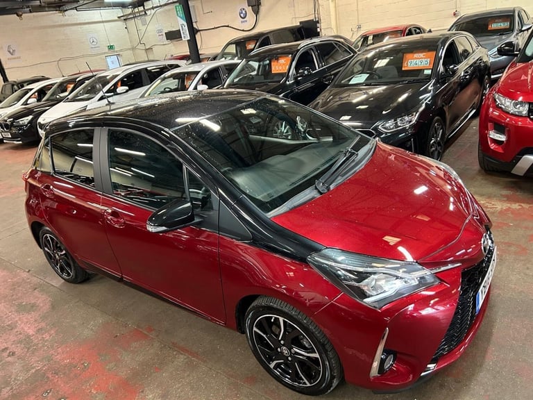 2018 Toyota Yaris 1.5 VVT-i Grey Bi-Tone Euro 6 5dr HATCHBACK Petrol Manual