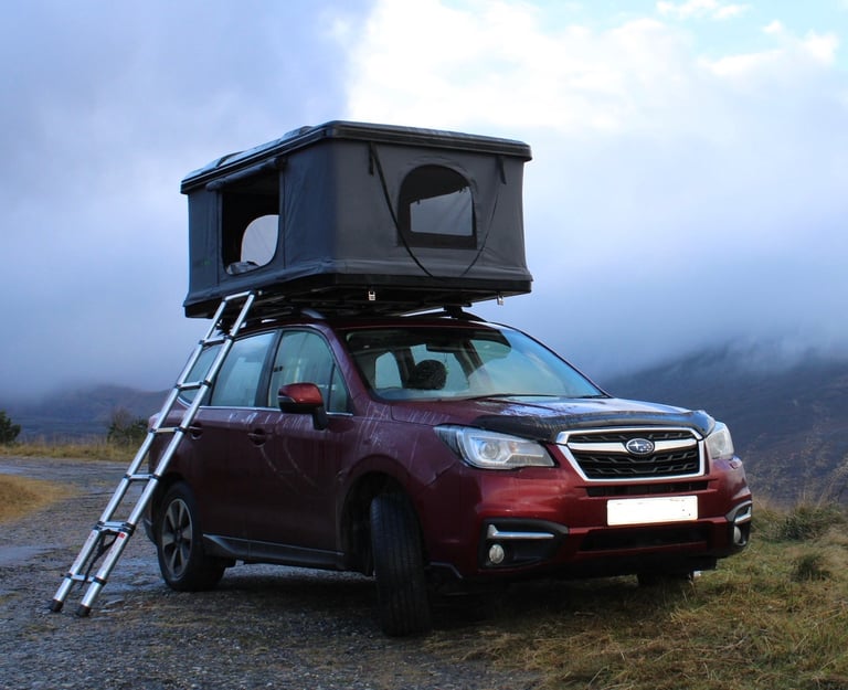image for Hard shell roof tent