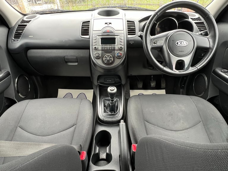 KIA SOUL 1.6 CRDi 2 5dr Silver Lovely Value Family motoring