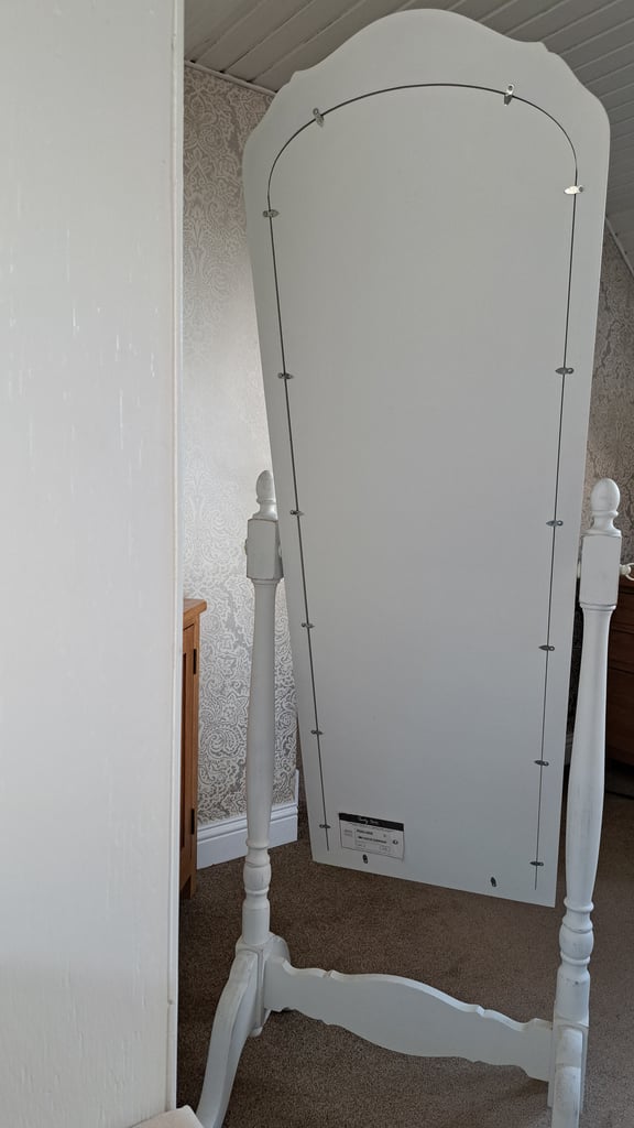Free standing mirror vintage white, in excellent condition 