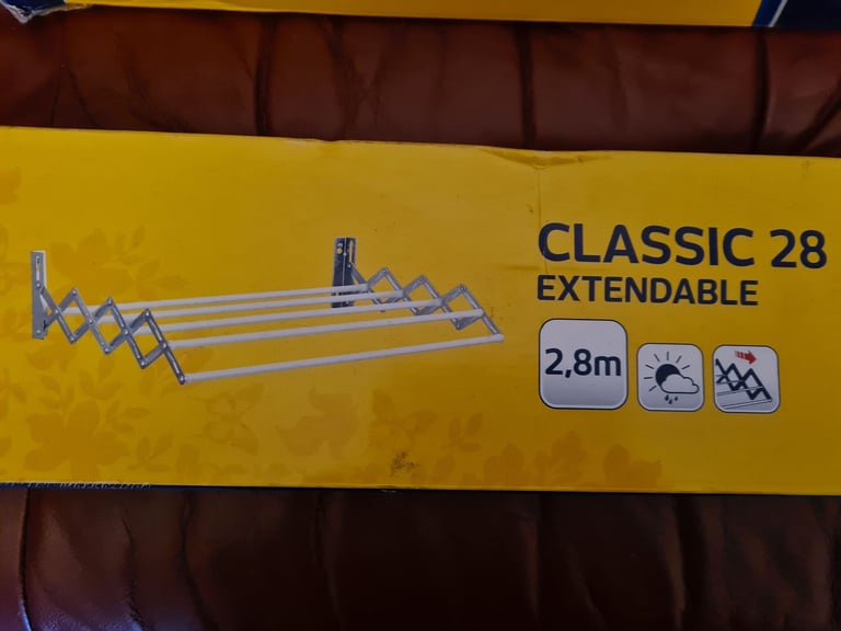 Wall-Mounted Accordion Style Clothes Drying Rack