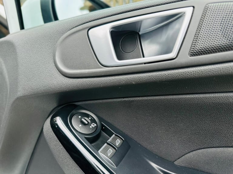 2015 Ford Fiesta 1.0T EcoBoost Titanium Hatchback 5dr Petrol Manual Euro 6