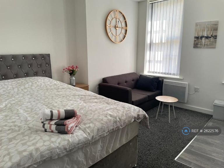 Studio flat in Quebec Street, Bradford, BD1 (#2622576)