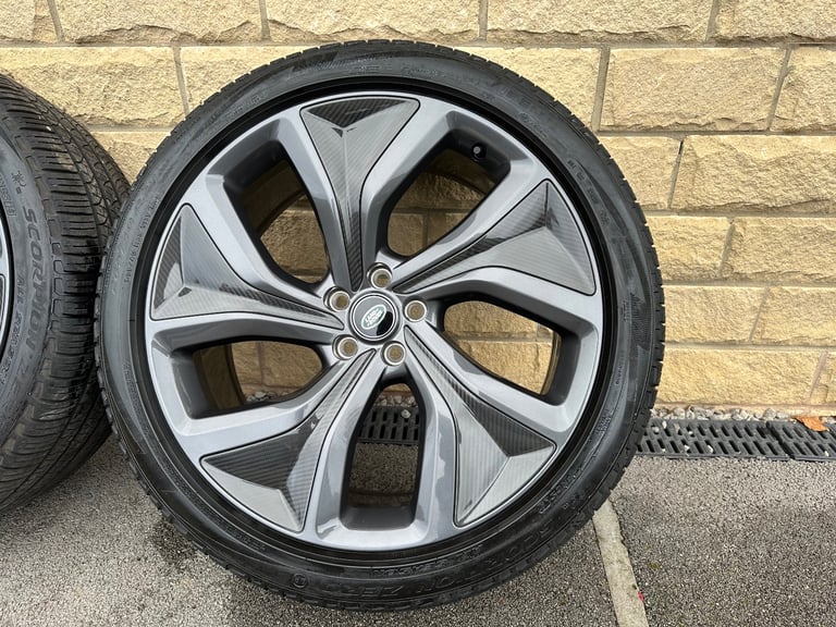 Genuine Range Rover NEW 23" Carbon Fibre alloy wheels Style 5128 & 7mm+ Pirelli Scorpions & TPMS!