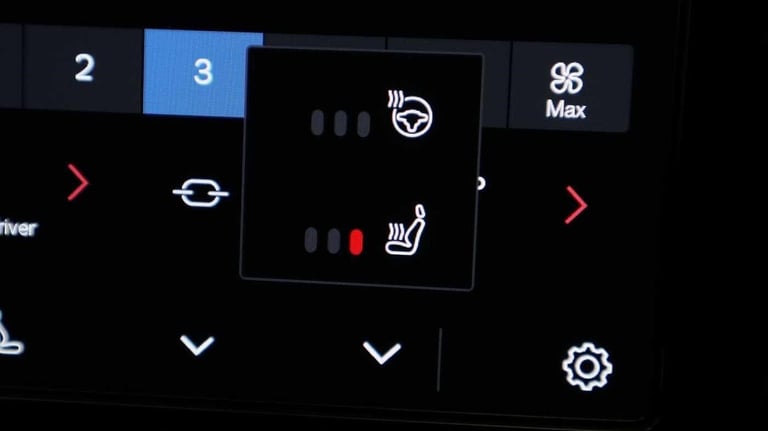 2024 Volvo XC40 Plus, B3 Mild hybrid, Petrol, Dark ESTATE Petrol/Electric Hybrid Automatic