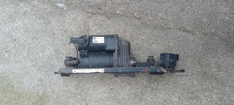 image for air suspension compressor pump compatible with BMW 5 series 