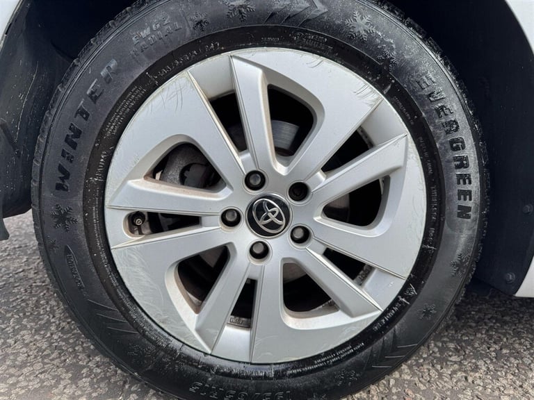 2016 Toyota Prius 1.8 VVT-h Active CVT Euro 6 (s/s) 5dr Hatchback Petrol/Ele Automatic