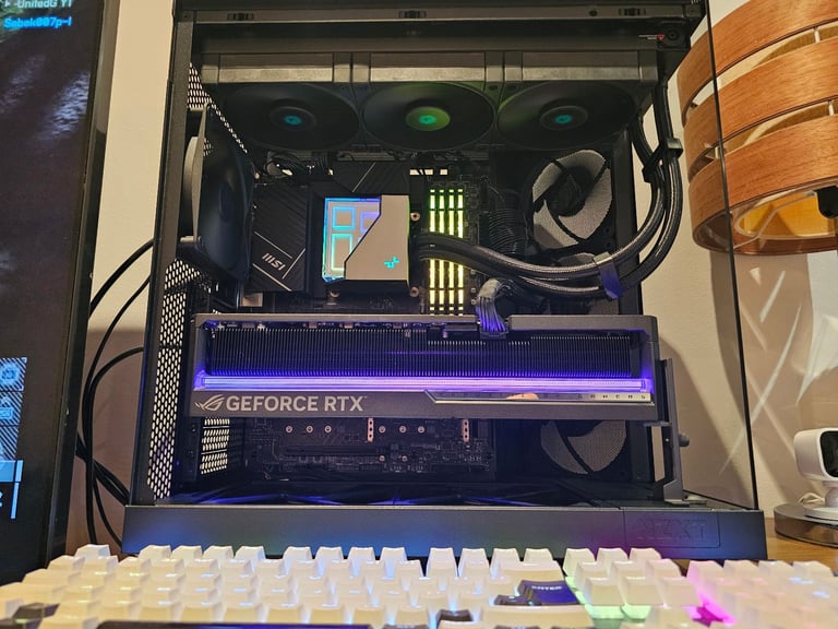 HIGH END GAMING PC RTX 5080 16GB / Intel Core i7-13700k / 32GB DDR4 3600MHz / 1TB NVMe M.2