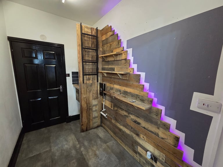 Shop to rent with large basement