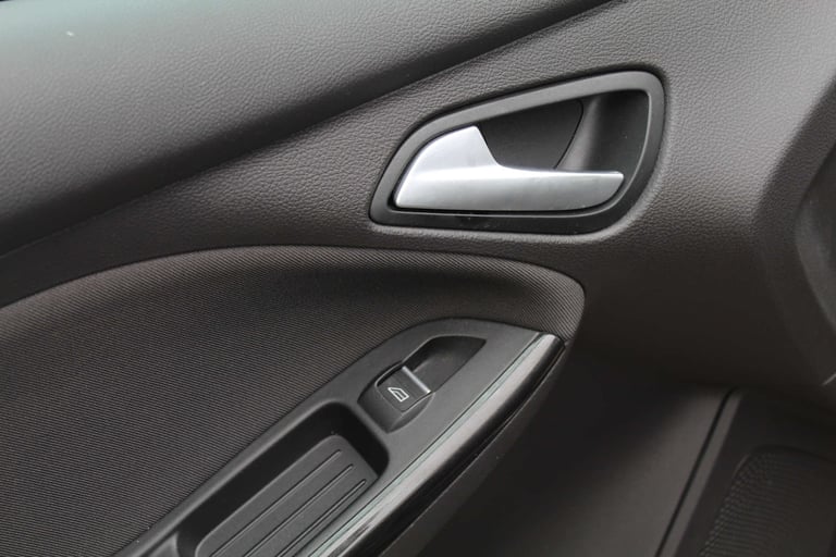 2016 Ford Focus 1.6 Focus Titanium Auto 5dr Hatchback Petrol Automatic