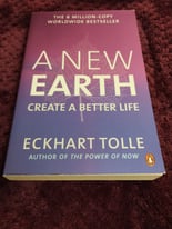 Eckhart Tolle - 'A New Earth' - paperback book