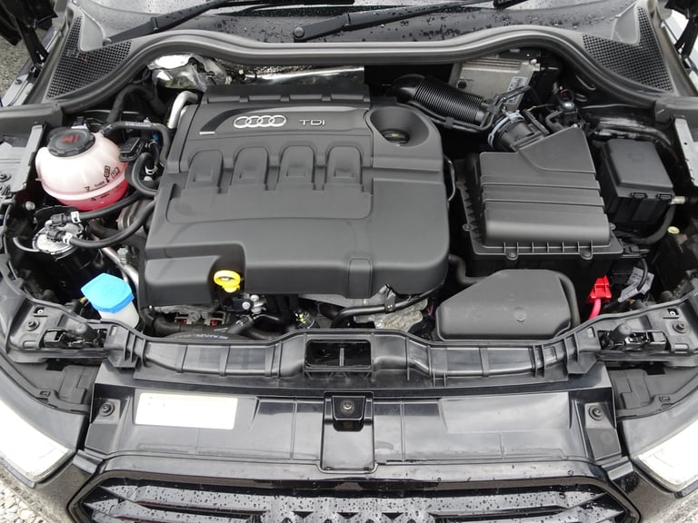 1.6 TDI Black Edition Nav 5dr *SATNAV +CRUISE +PRIVACY +BT +LOW MILES!*