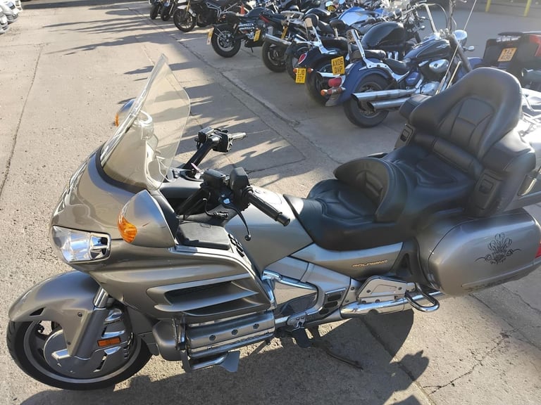 2002 02 HONDA GL 1800 A-2 GOLDWING LUXURY CRUISER TOURING TOURER GOLD WING